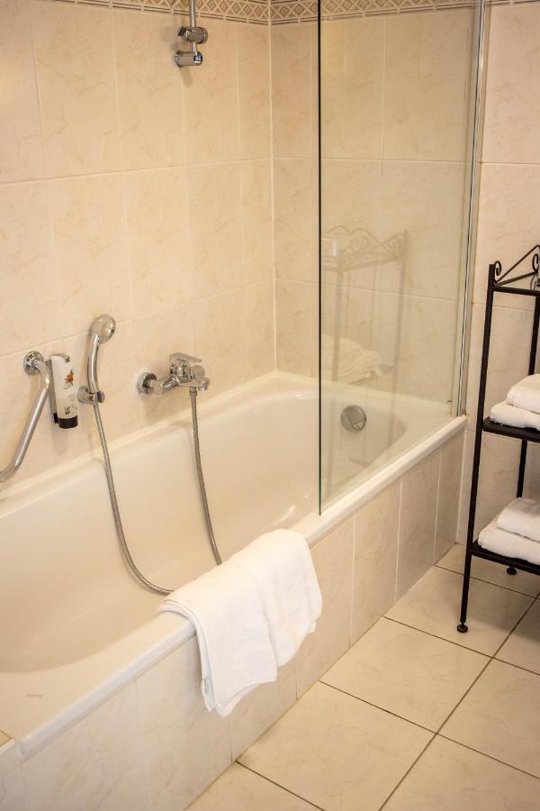 Hof De Draeck Bed & Breakfast Teuven Ngoại thất bức ảnh